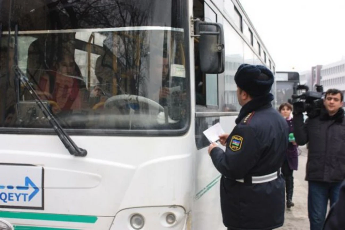 В Баку проходит рейд против водителей автобусов