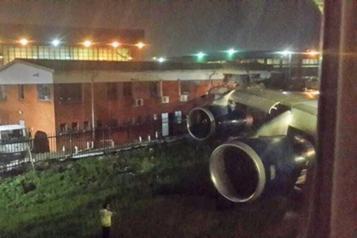 Самолет British Airways протаранил здание в аэропорту Йоханнесбурга