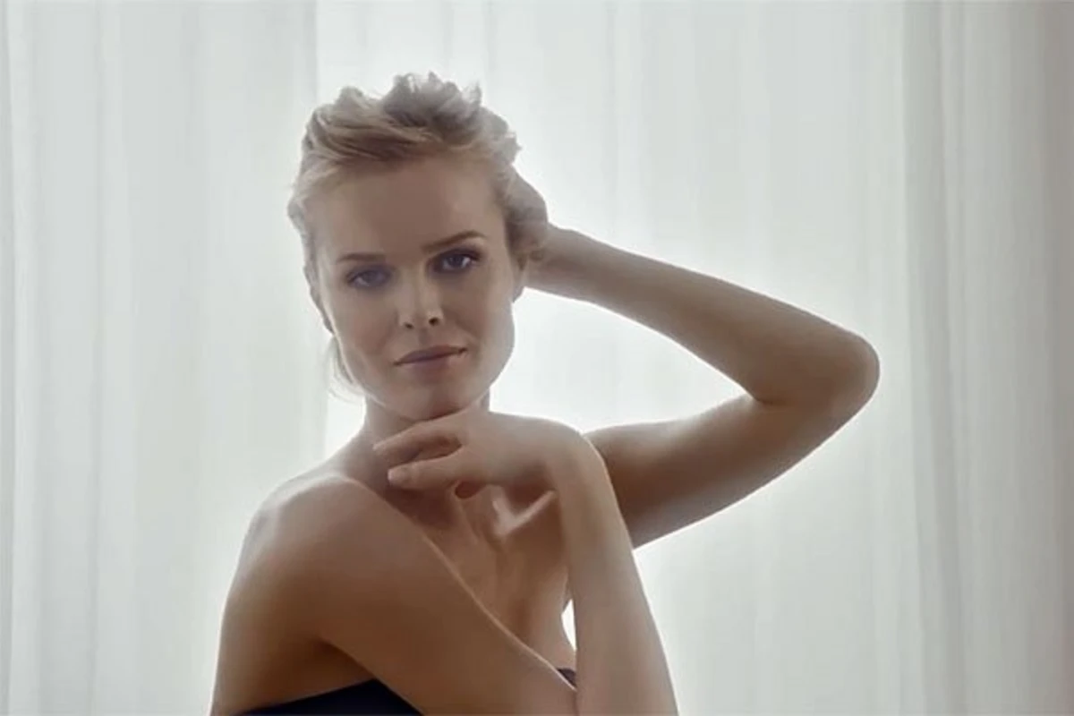 Ева Герцигова в рекламном ролике Dior Beauty (видео) Ева Герцигова в рекламном ролике Dior Beauty (видео)