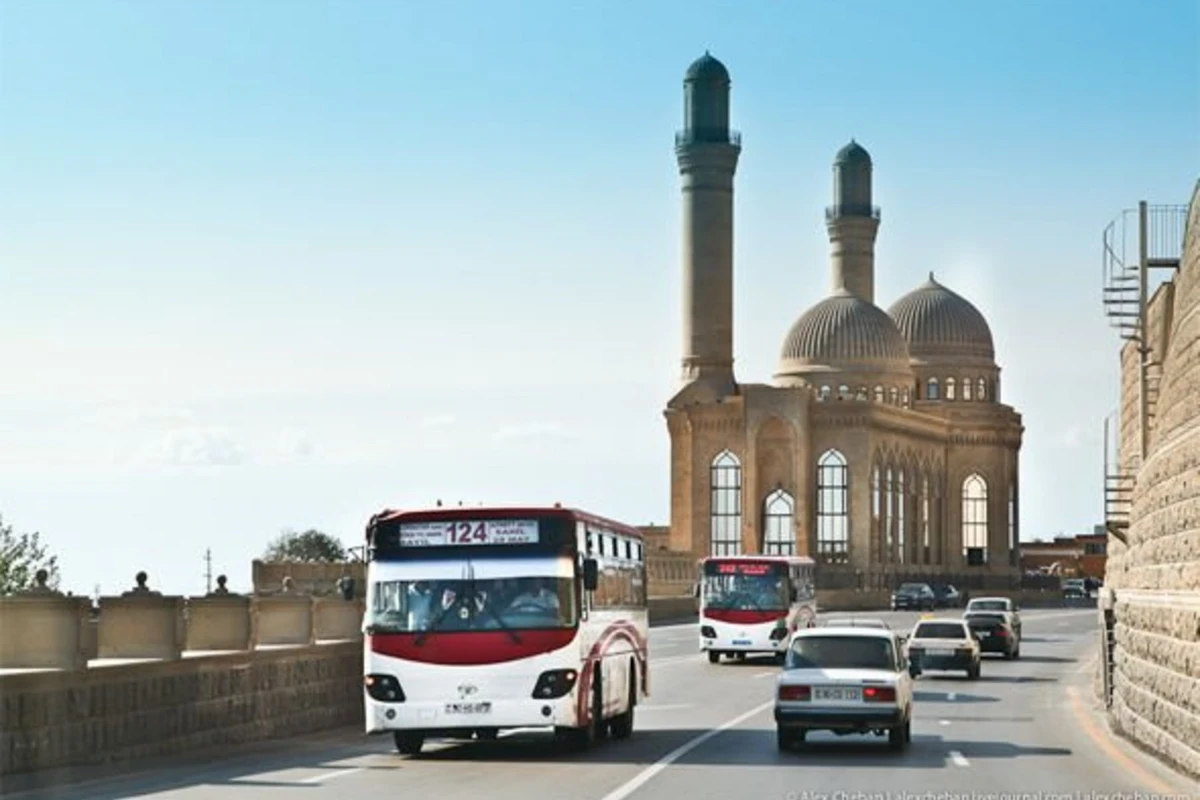 Минтранспорта Азербайджана проводит в автобусах специальную кампанию