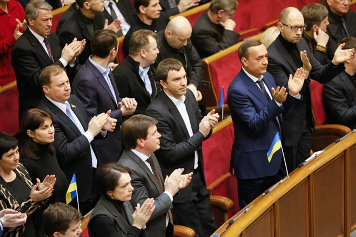 Парламент Украины принял закон об амнистии участников массовых акций протеста