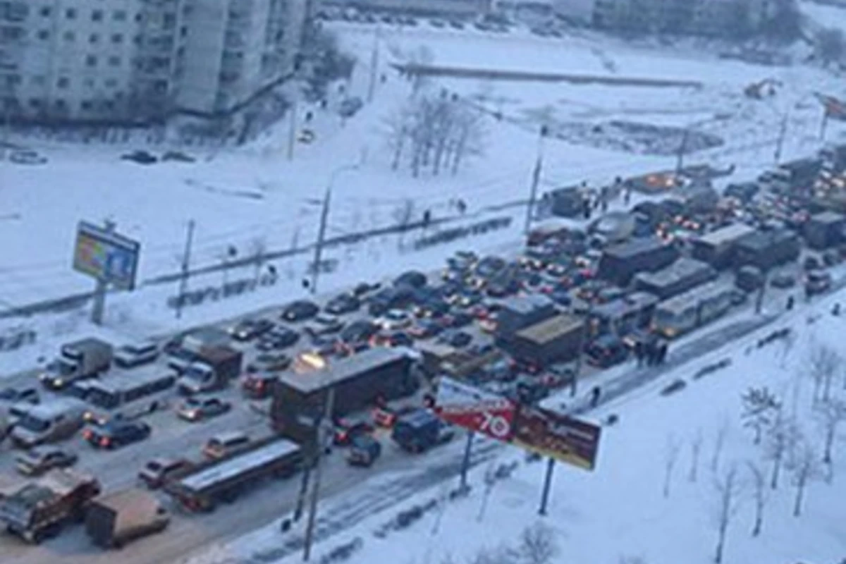 На трассе Баку-Сумгайыт образовалась пробка