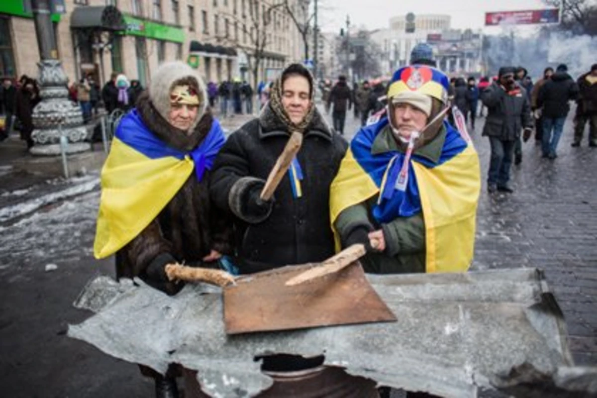 На Майдане создали женский отряд самообороны