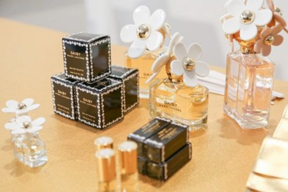 Marc Jacobs начнет продавать туалетную воду за твиты