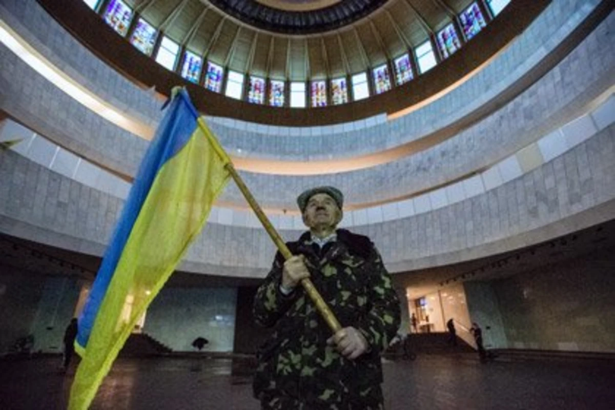 Оппозиционеры в Киеве поставят памятник яйцу