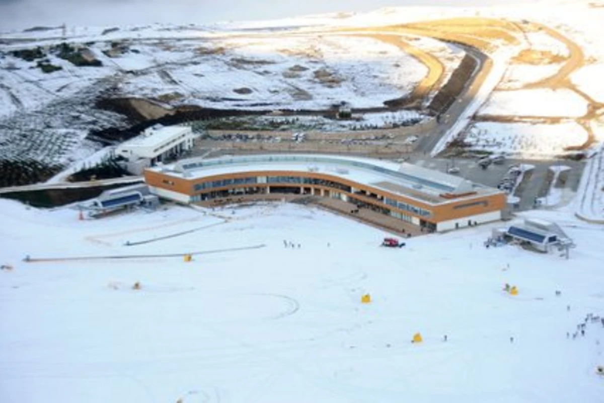 В зимне-летнем туристическом комплексе «Шахдаг» строится новый 5-звездочный отель