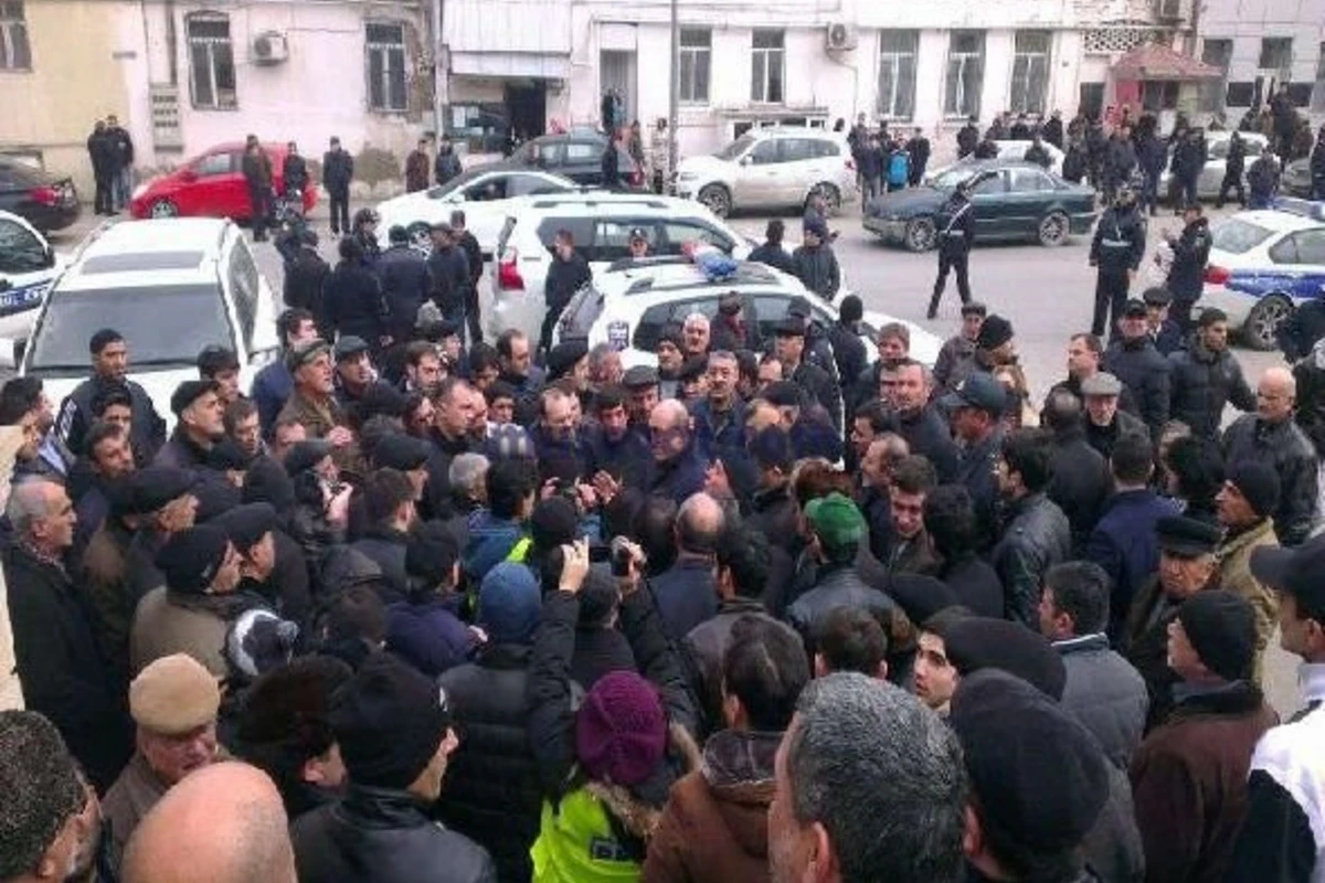 В Баку жители «Советской» провели акцию протеста