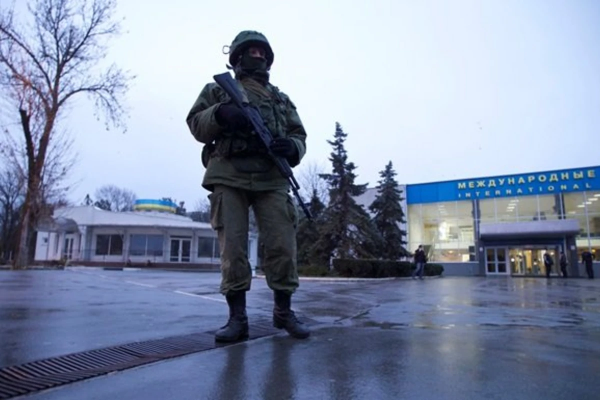 В Крым прибывают дополнительные войсковые части России