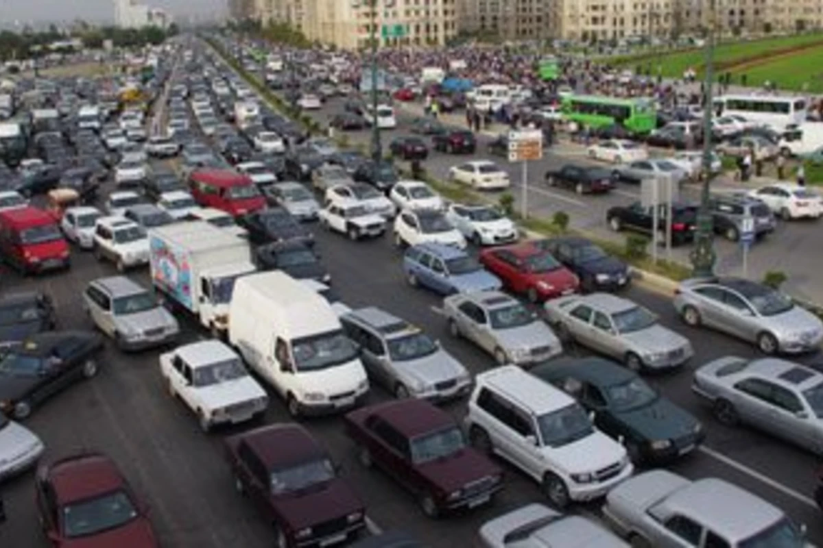 В Баку в преддверии 8 марта образовались пробки