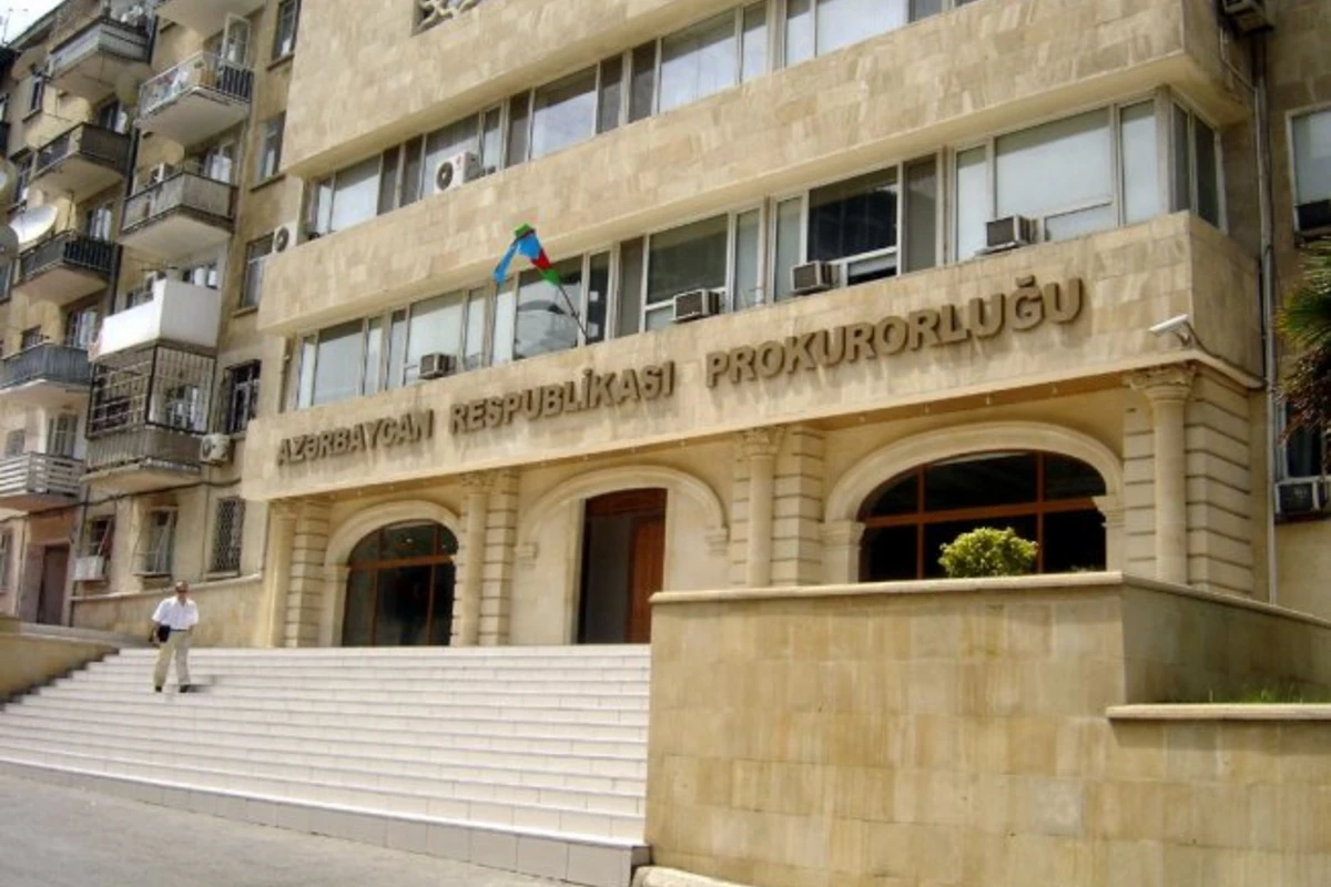 В Азербайджане сотрудникам прокуратуры запретили пользоваться смартфонами