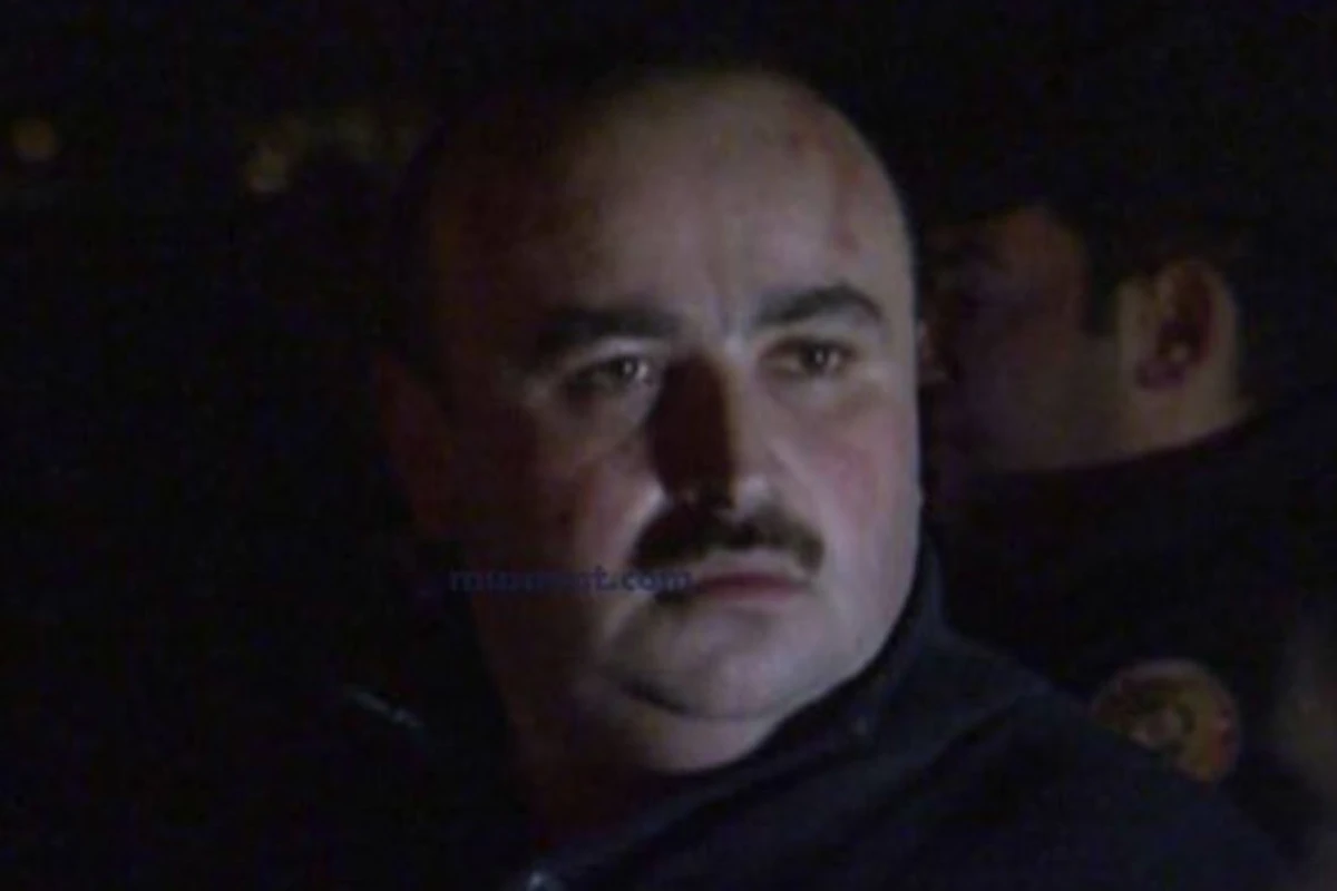 Prezident məmur Mübariz Mədətovu oğluna görə cəzalandırdı Prezident məmur Mübariz Mədətovu oğluna görə cəzalandırdı