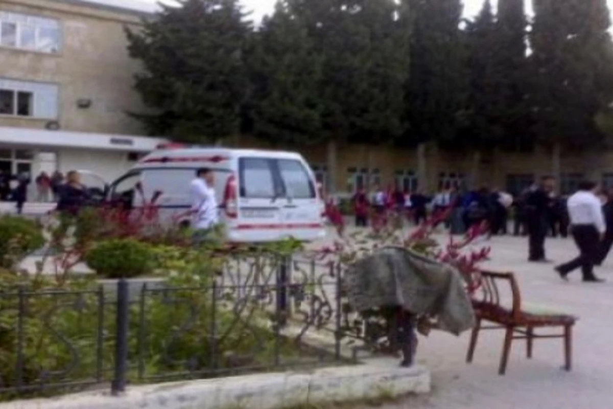 Azərbaycanda 16 yaşlı qız orta məktəbdə intihara cəhd edib