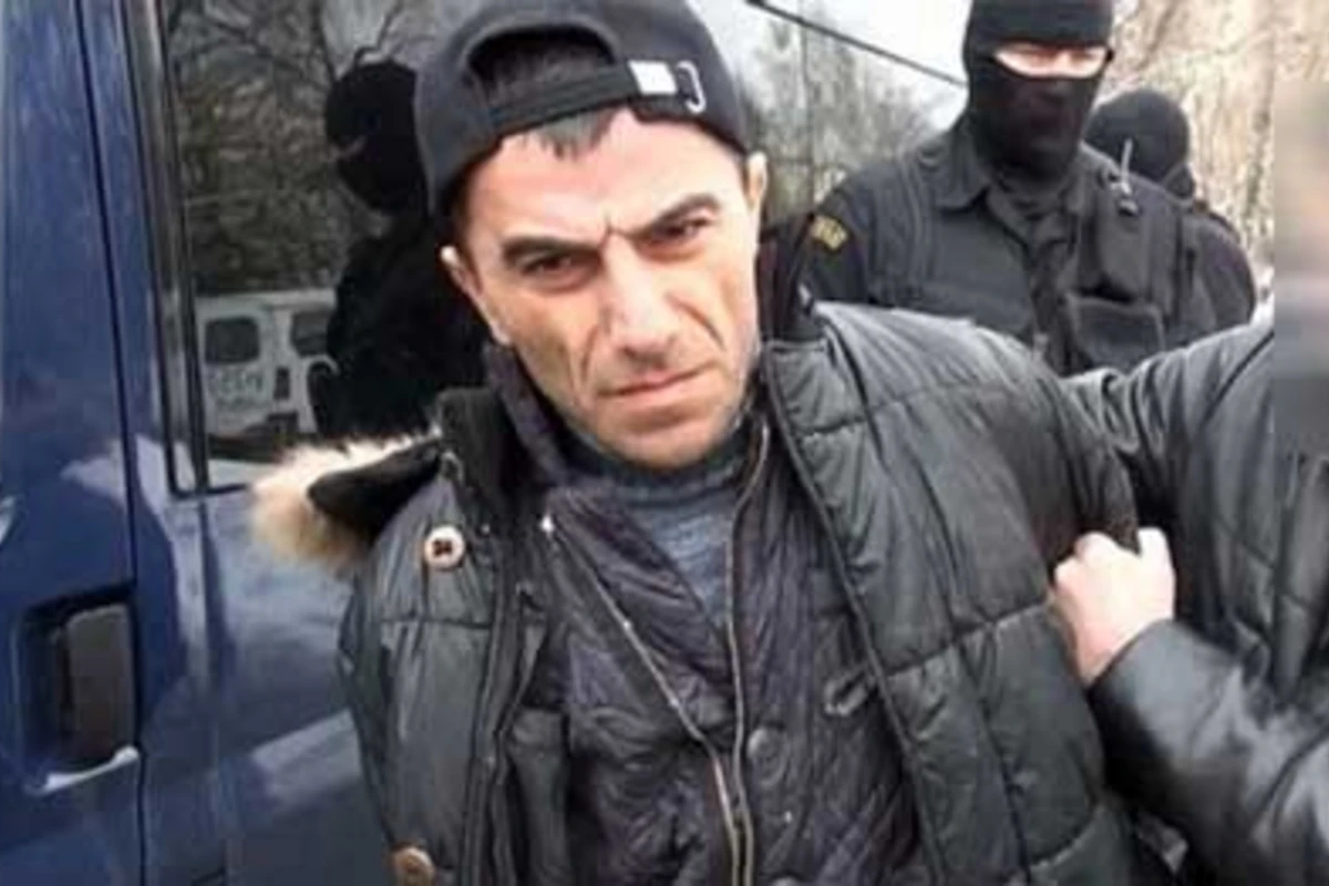Ded Xasanın yaxınını öldürən azərbaycanlı avtoritet tutuldu Ded Xasanın yaxınını öldürən azərbaycanlı avtoritet tutuldu