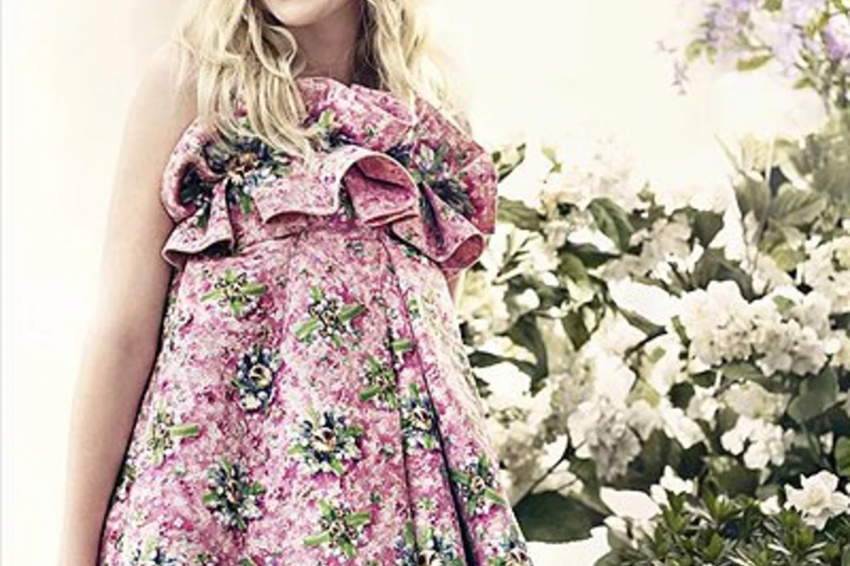 Кирстен Данст на обложке Harper's Bazaar UK
