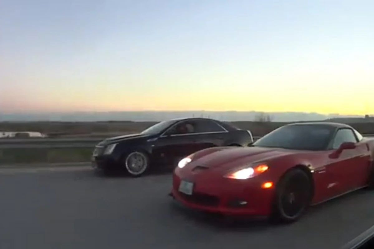В Баку Nissan, Corvette и Cadilac устроили гонку (видео)