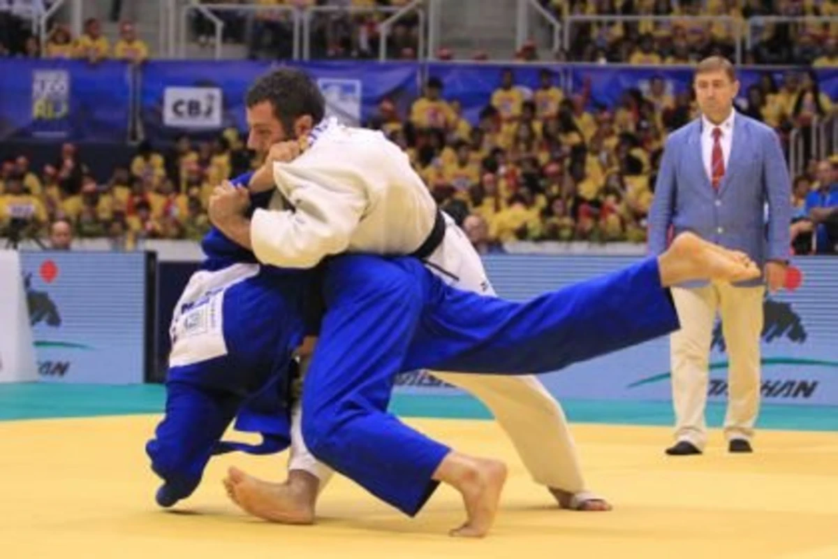 Эльхан Мамедов выступит на чемпионате Европы