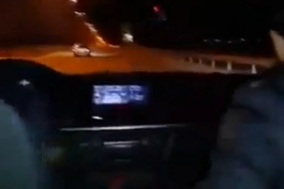 Очередная опасная гонка бакинских автошей (видео)