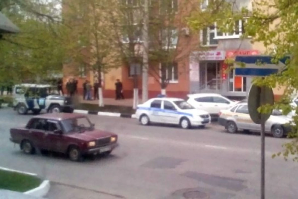 В России неизвестные захватили заложников в банке