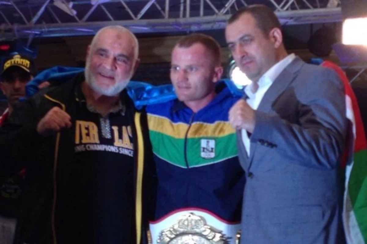 Эдуард Мамедов стал 18-кратным чемпионом мира по кикбоксингу Эдуард Мамедов стал 18-кратным чемпионом мира по кикбоксингу