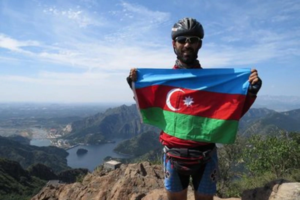 Азербайджанский велопутешественник Рамиль Зиядов достиг Полярного круга