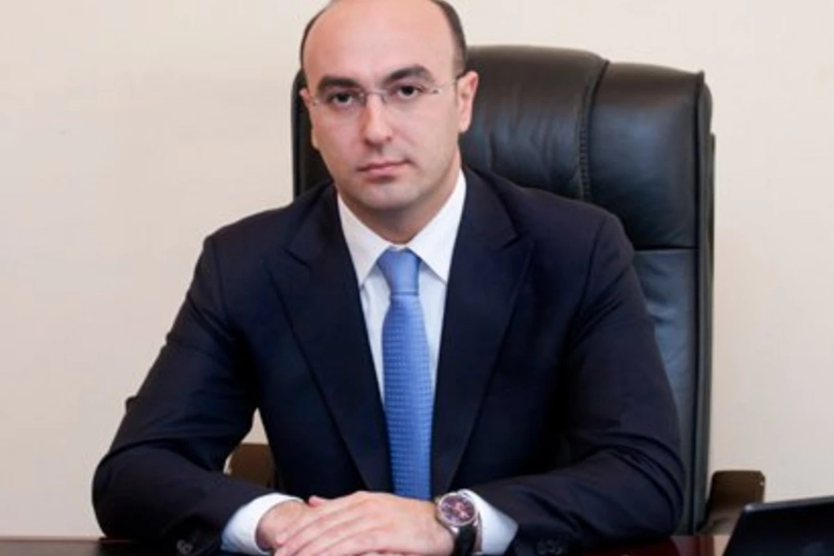 Сайт Эльнура Асланова приостанавливает деятельность