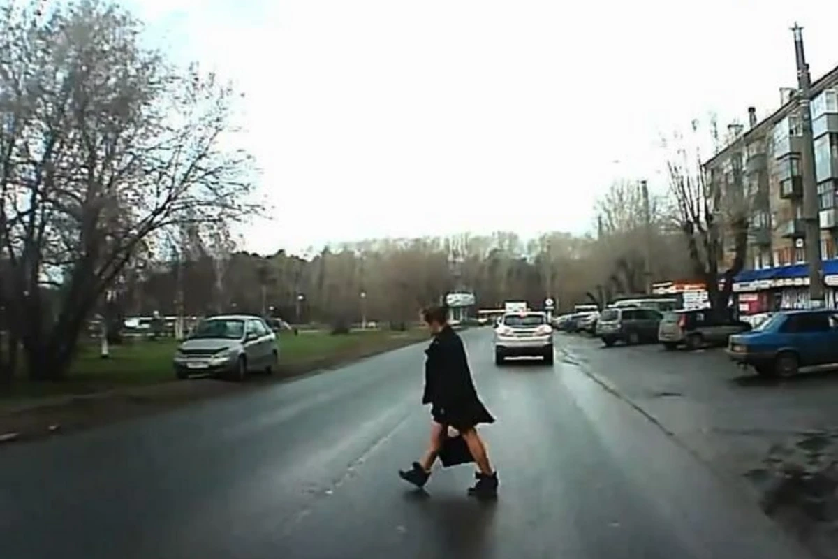 Девочка чудом осталась жива после ужасного ДТП (видео)