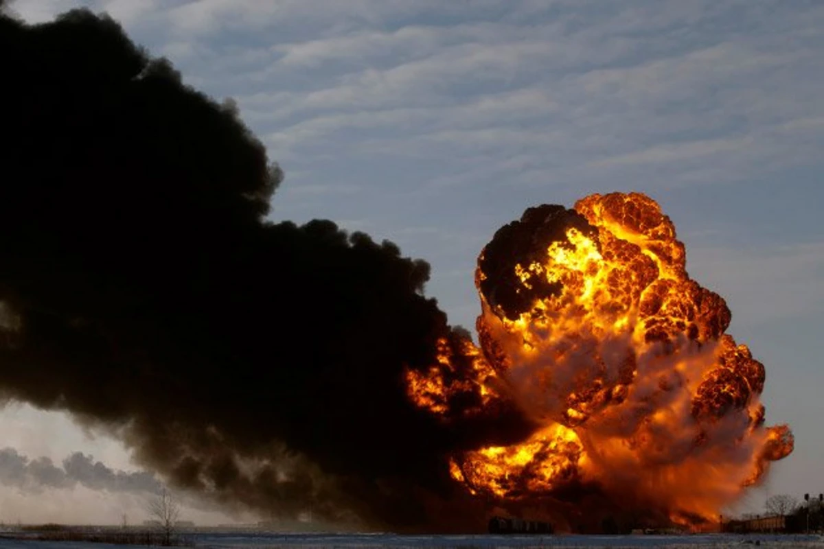 В Баку горит нефтяная скважина