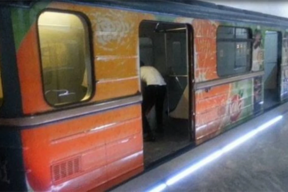 Появилось видео пожара в бакинском метро (видео)