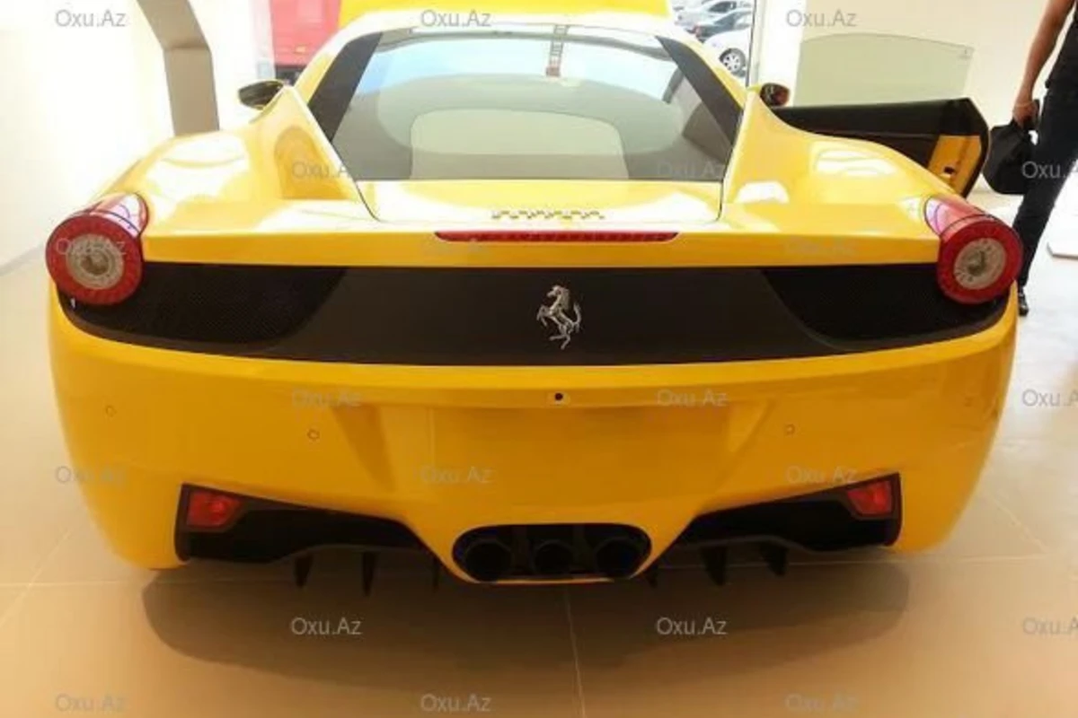 В Баку открылся первый в Азербайджане салон Ferrari