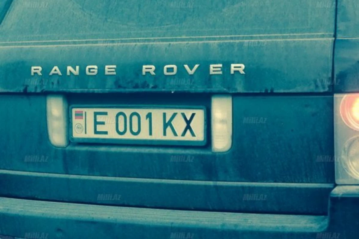 Range Rover с армянскими номерами в центре Баку