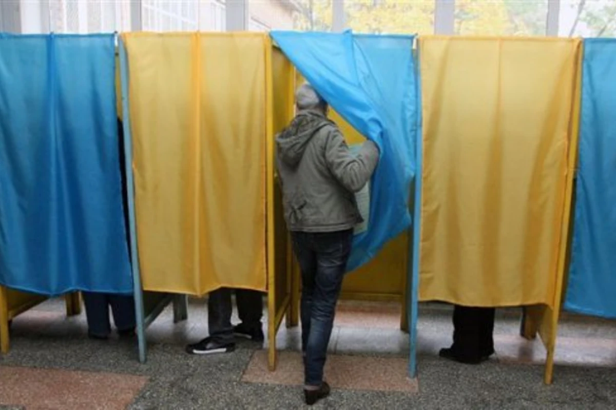 Сегодня в Украине пройдут внеочередные выборы президента