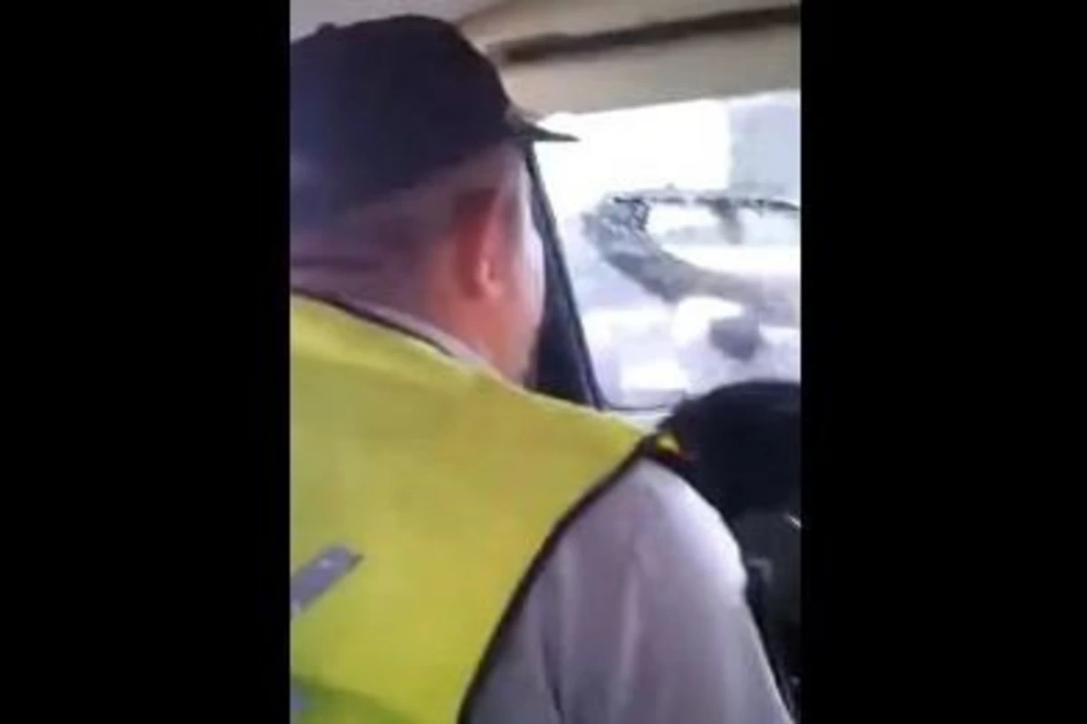 В Баку сотрудники полиции вновь нарушают закон (видео)