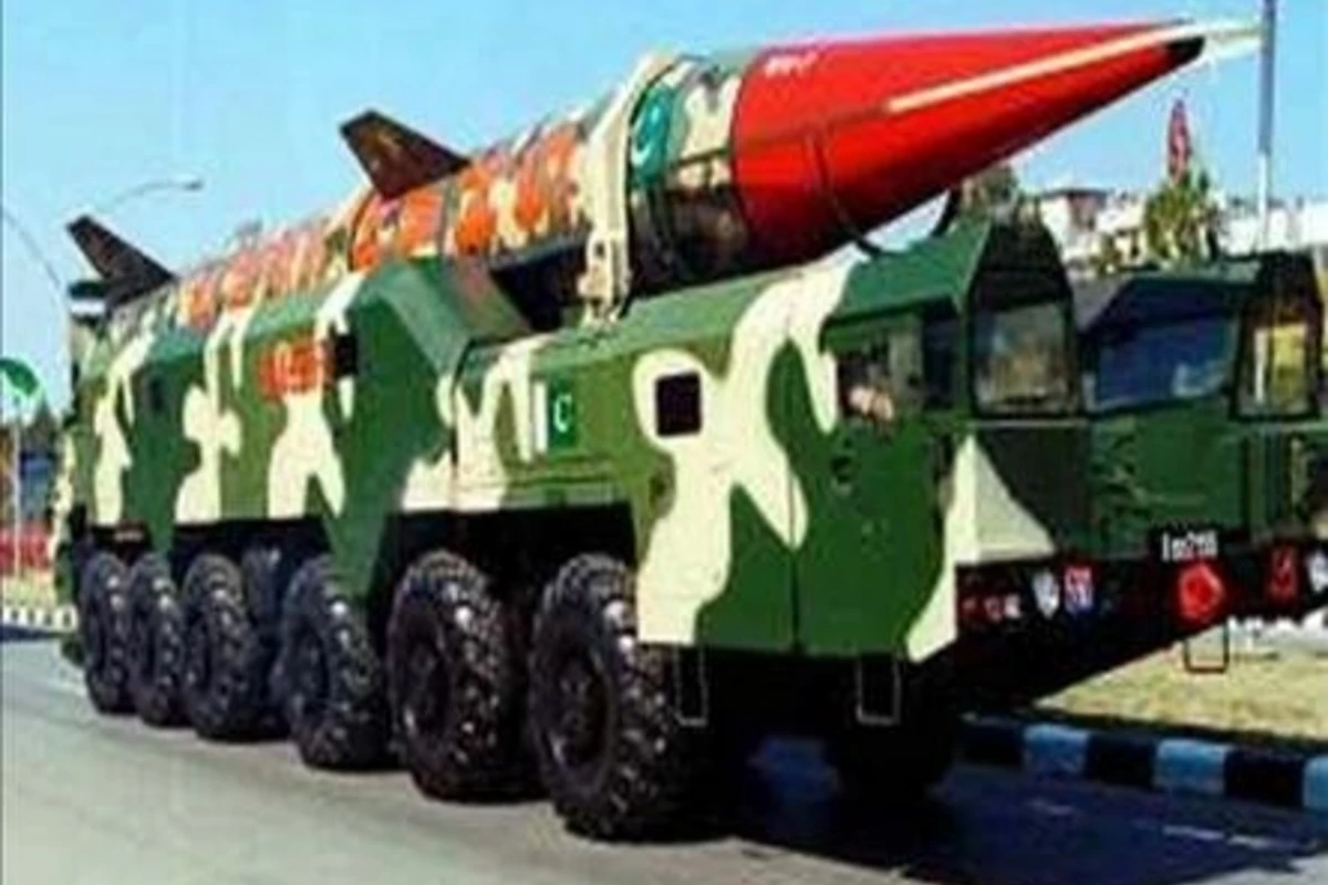 Азербайджан закупает у Пакистана ракеты
