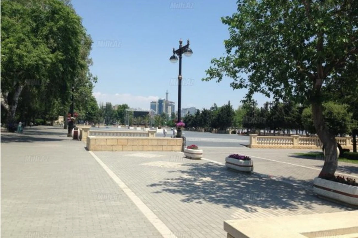 Бакинский бульвар остался без выпускников
