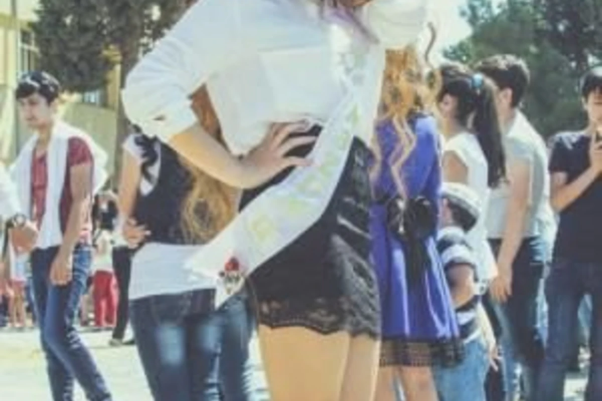 Финалистка «Miss Azerbaijan 2014»  отметила день «последнего звонка»