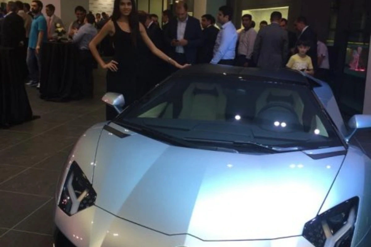 Эксклюзивные фотографии с открытия салона Lamborghini в Баку