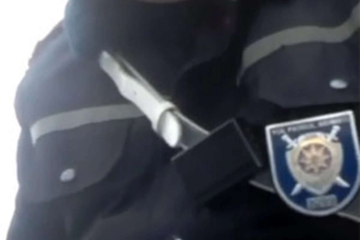 Самый примерный полицейский в Азербайджане (видео)