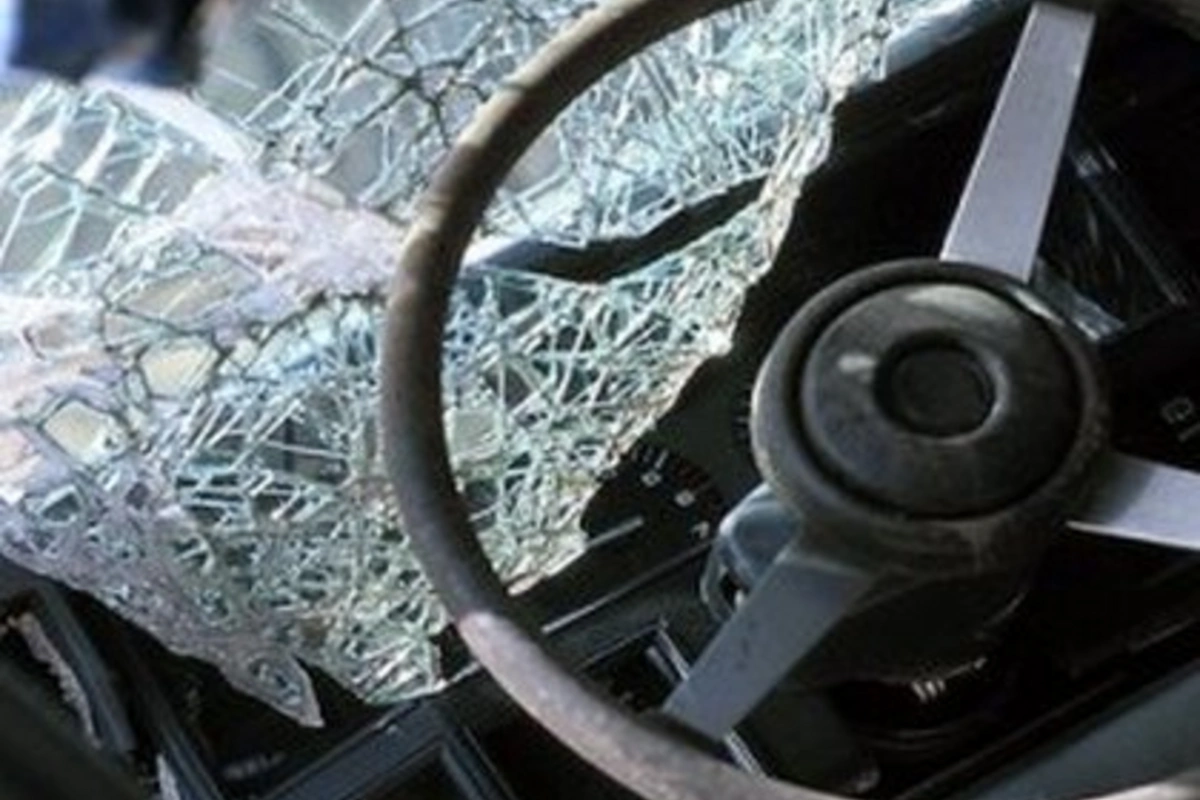 В Баку автобус попал в аварию, есть пострадавшие