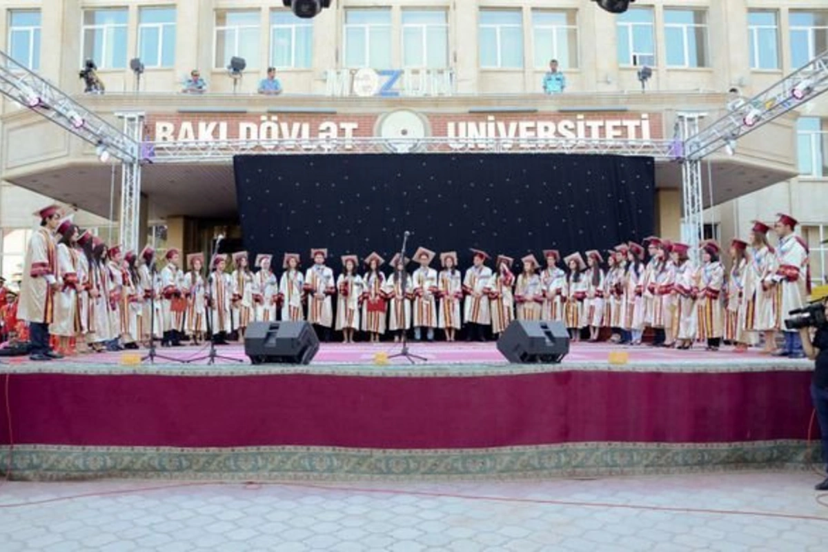 В БГУ состоялся выпускной
