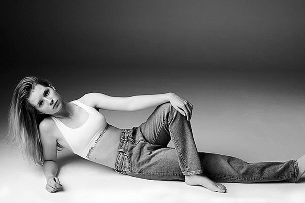 Лотти Мосс в рекламе Calvin Klein