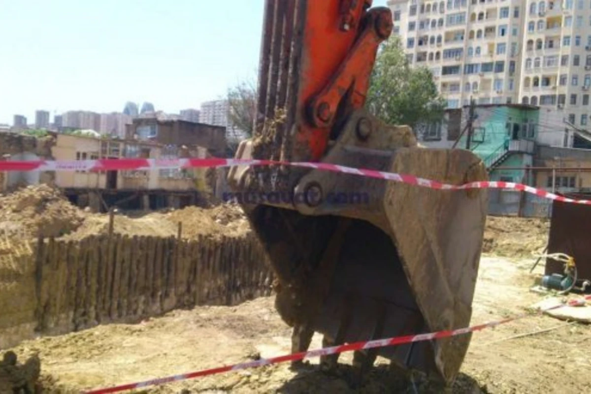 В Баку запланирован снос 8-ми старых домов