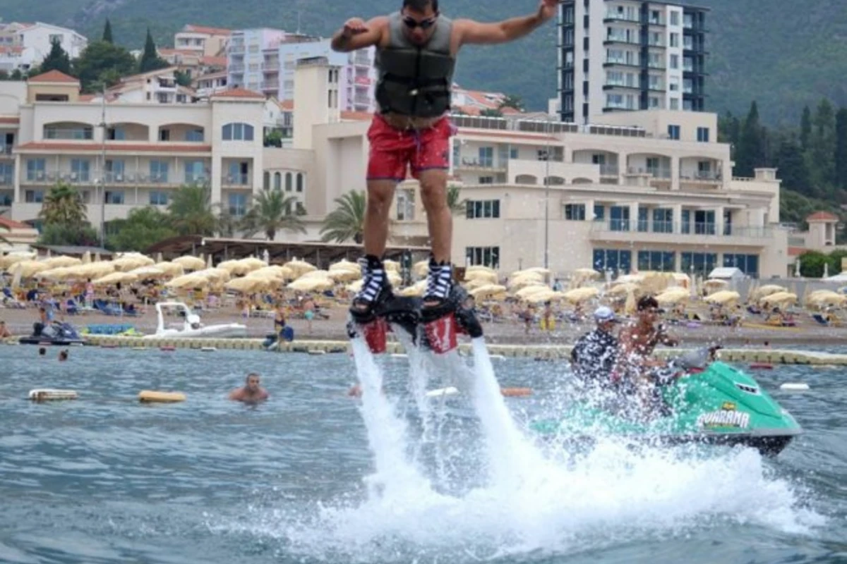 Адалят Шукюров полетал на Flyboard-е