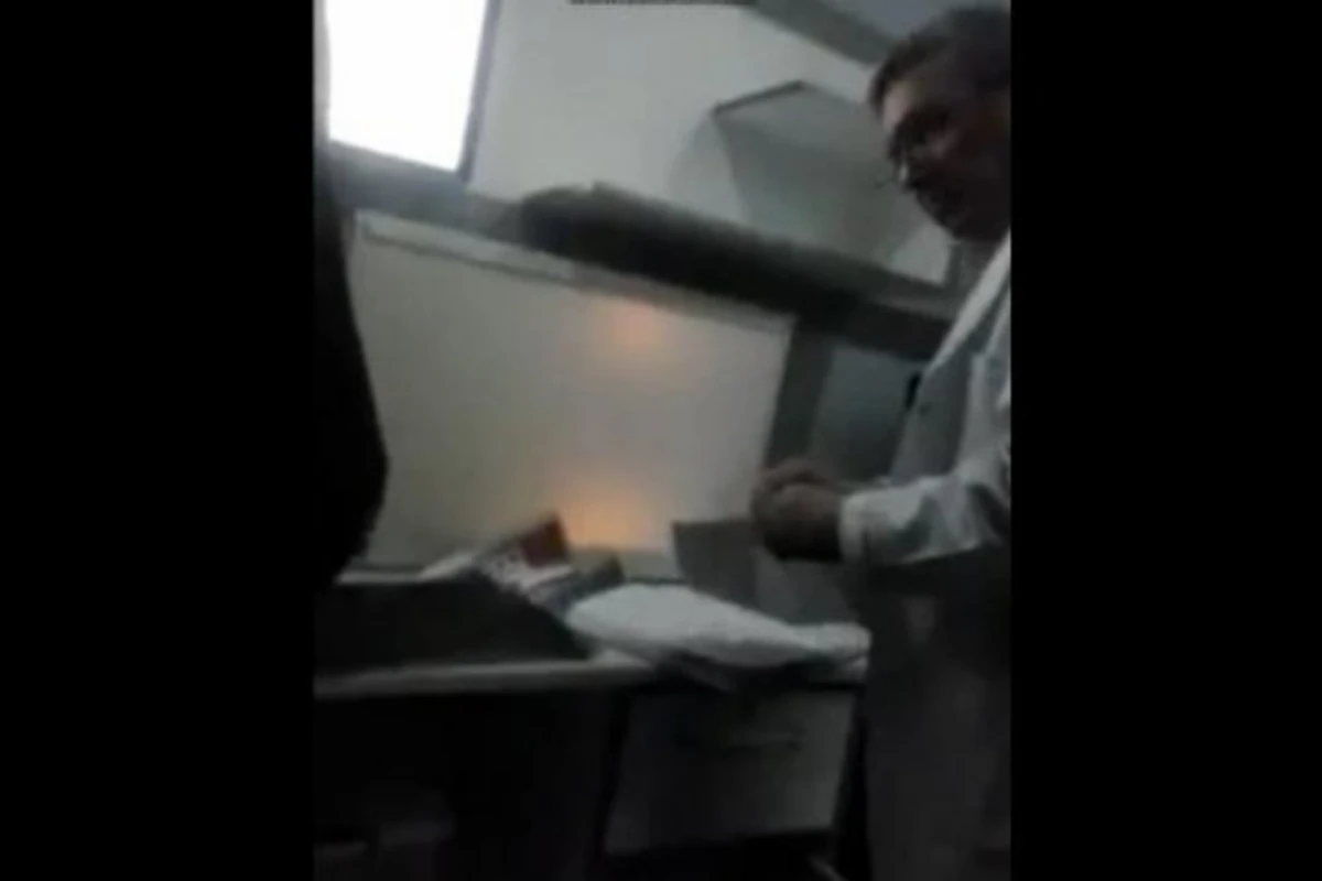 В Баку врач берет взятку в размере 10 манатов (видео) В Баку врач берет взятку в размере 10 манатов (видео)