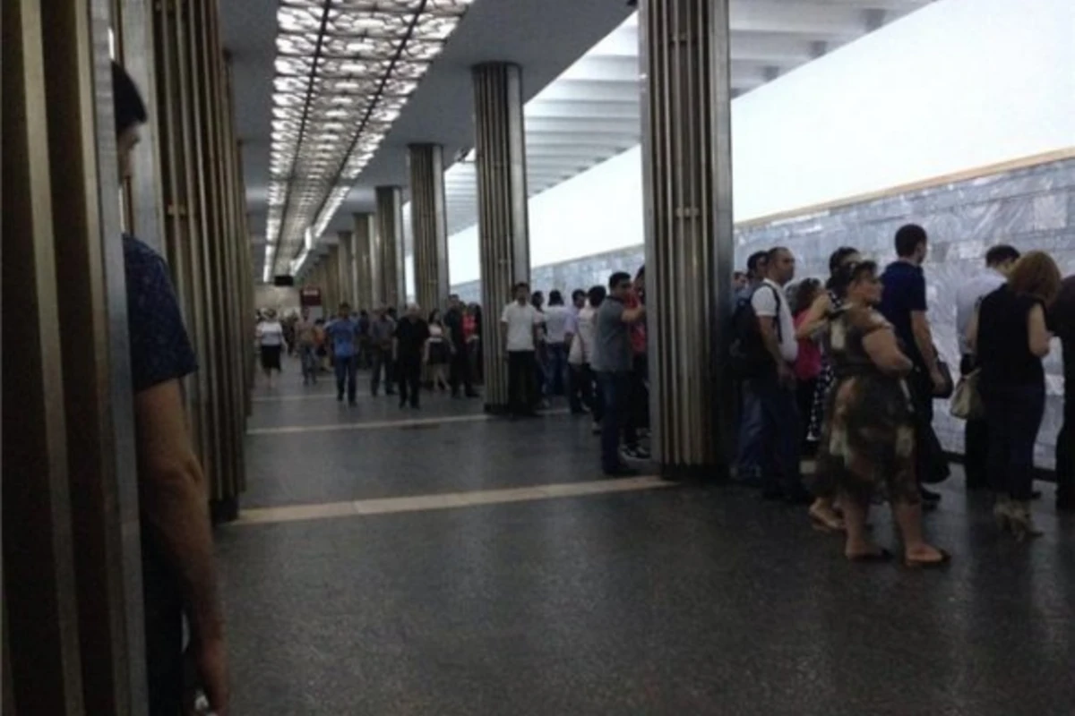 В бакинском метро возникла паника