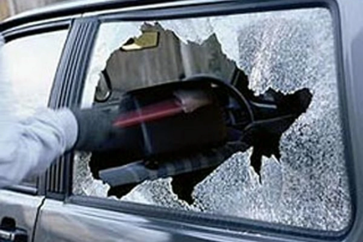 В Баку обокрали 13 автомобилей