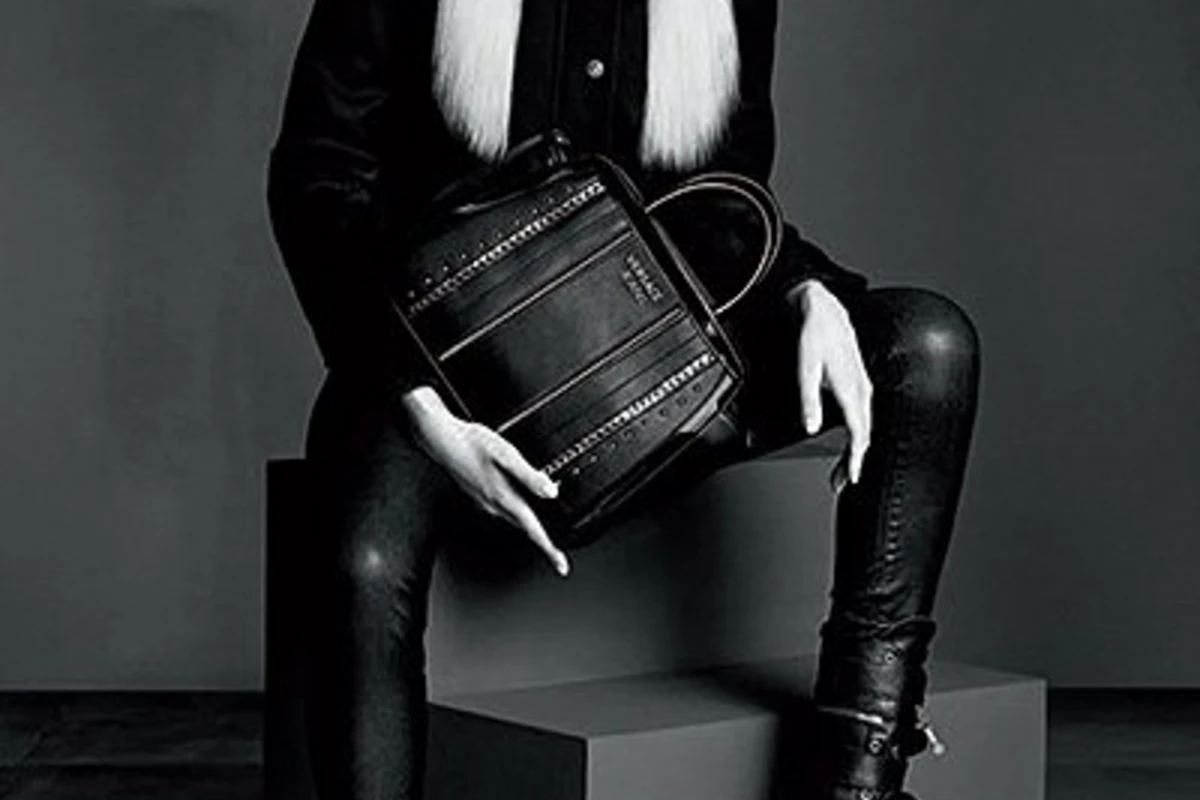 Саша Лусс в рекламе осенне-зимней коллекции Versace Jeans