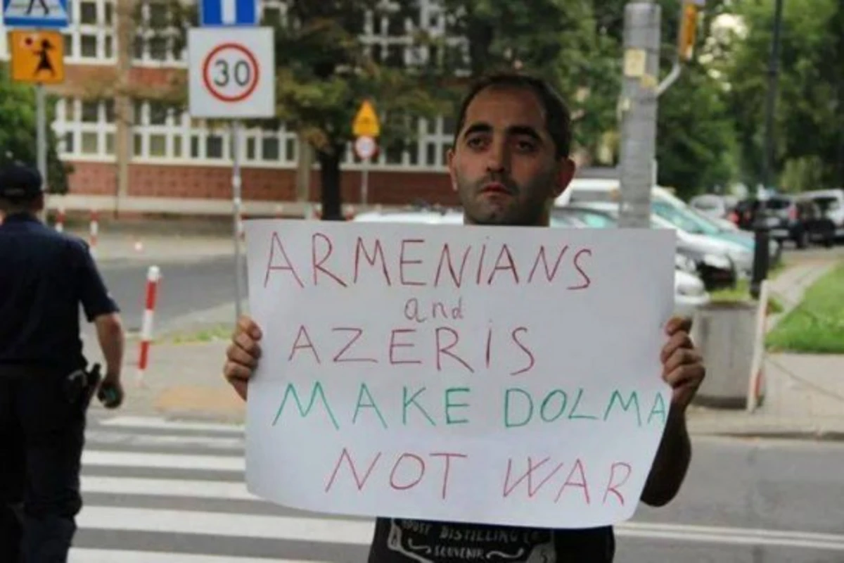 В Ереване проходит  антивоенная акция