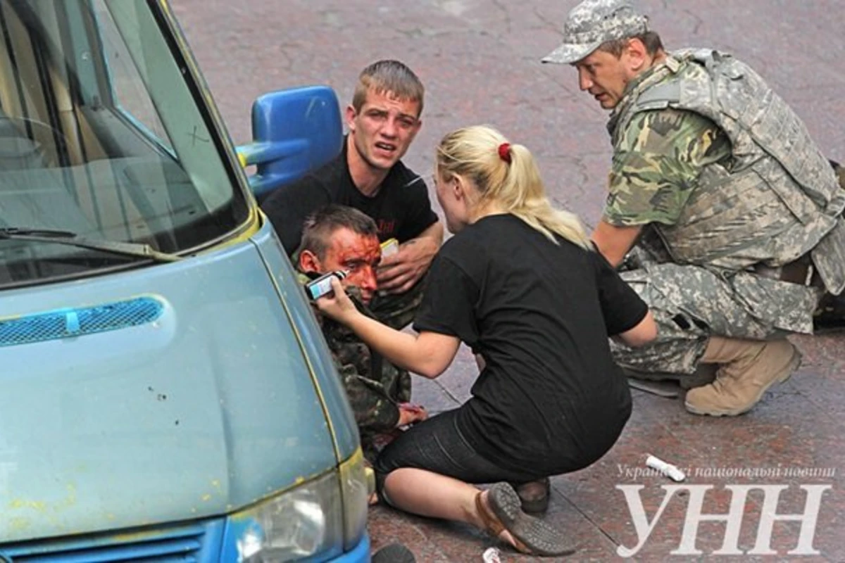 На Европейской площади в Киеве произошел взрыв: есть пострадавшие