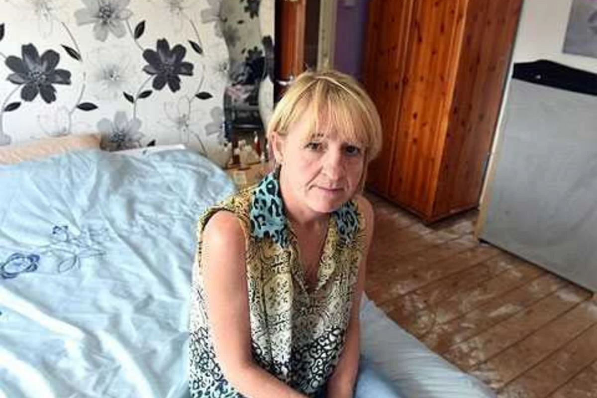 Злобный демон загнал англичанку в долги