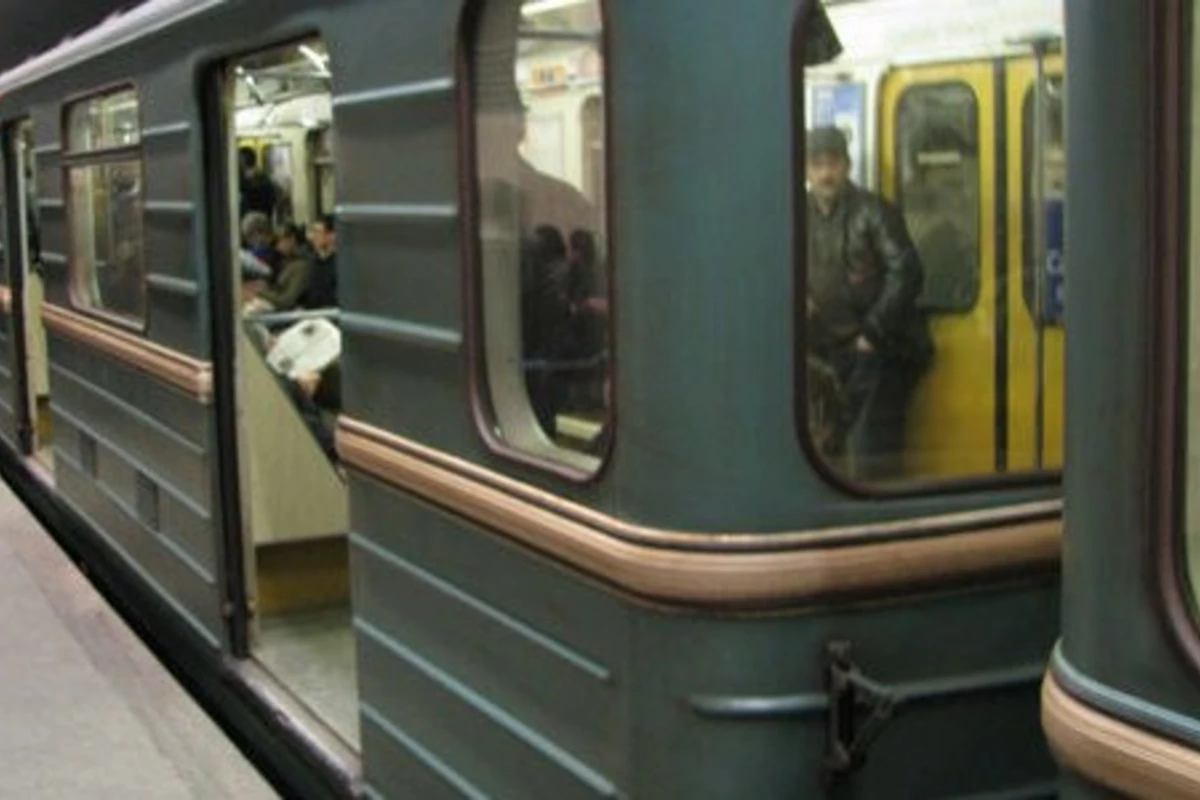 В вагоне бакинского метро произошла драка